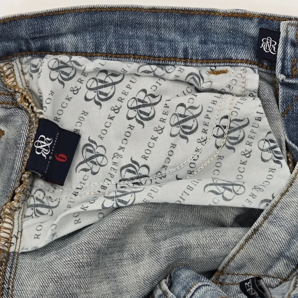 ROCK & REPUBLIC Ladies Bumper-shoot Denim Beach Shorts, Raw Hem